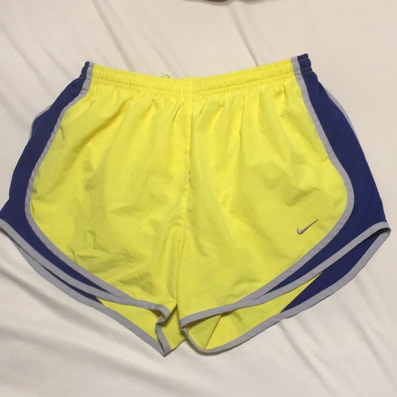 nike dri fit tempo women's running shorts